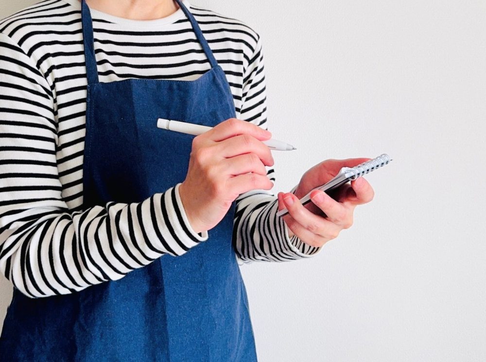 準備をする女性